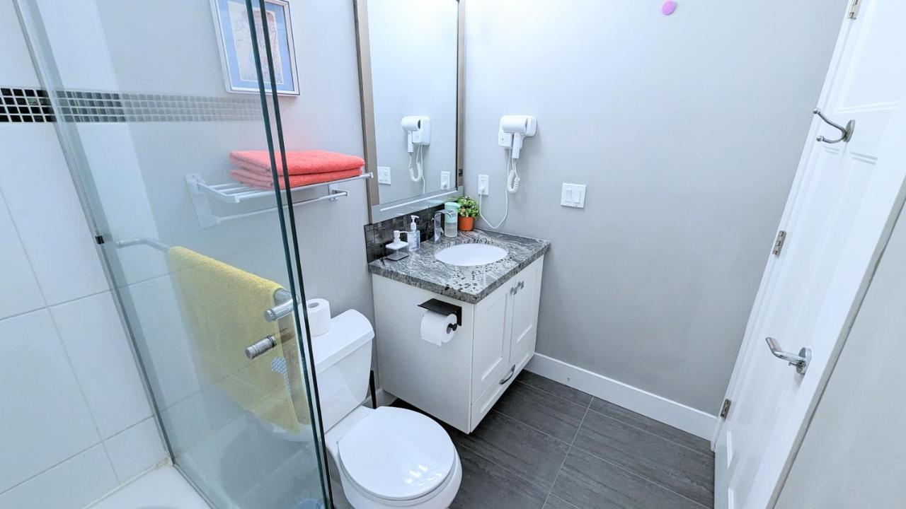 Cozy Ensuite Room Near Nature & Amenities Суррей Екстер'єр фото