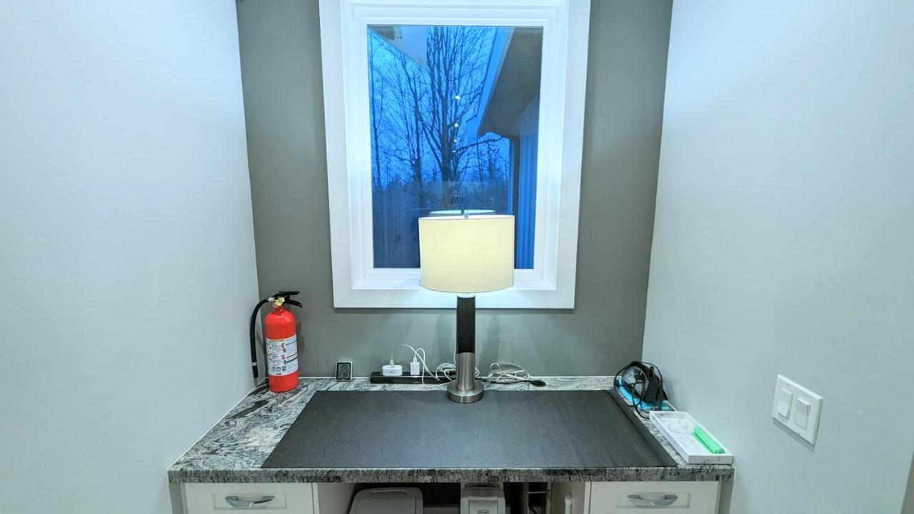 Cozy Ensuite Room Near Nature & Amenities Суррей Екстер'єр фото